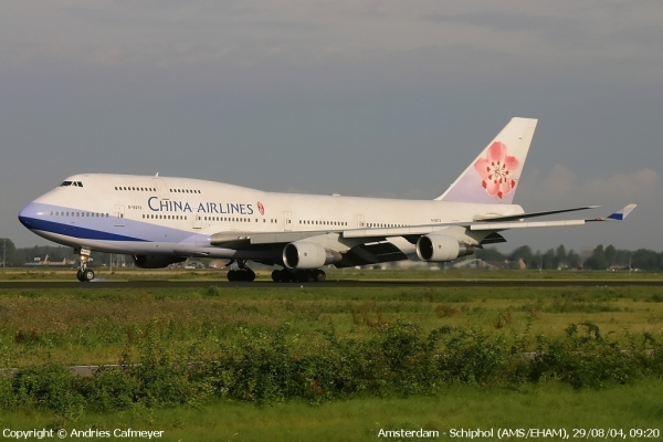 B-18272
finally back on the ground after a very long flight from Asia
Keywords: China Airlines 747-400 747 400 B-18272 18272 amsterdam schiphol netherlands ams eham