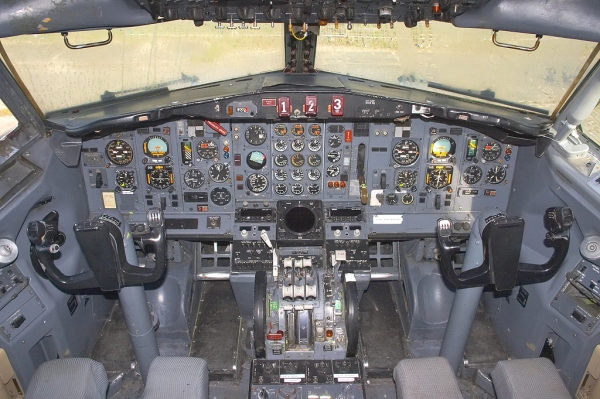 Cockpit of the KHBO 727
