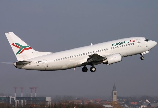 Bulgaria Air B737-300 25R
