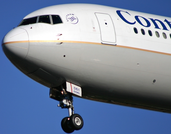 Continental Airlines B767-400 25R
