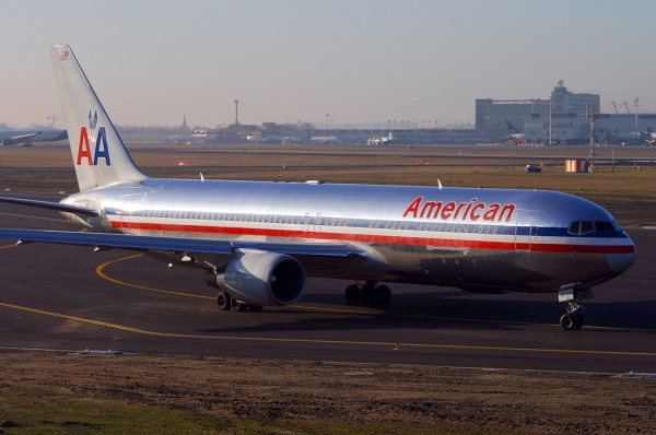 American Airlines B767-300 25R
