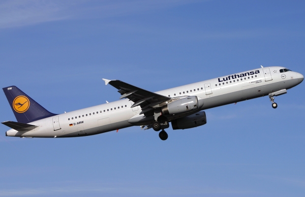 Lufthansa A321 07R

