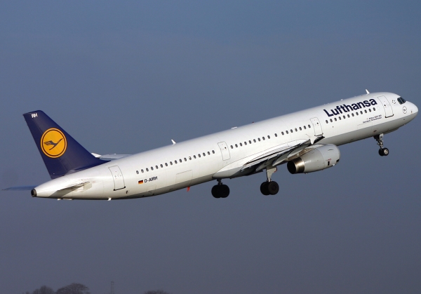 Lufthansa A321 07R
