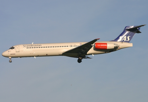 Scandinavian Airlines Md-83 25L
