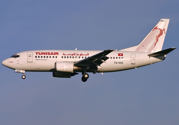 Tunisair B737-500 25L

