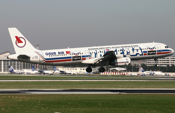 Onur Air 'Trigema' A321 02
