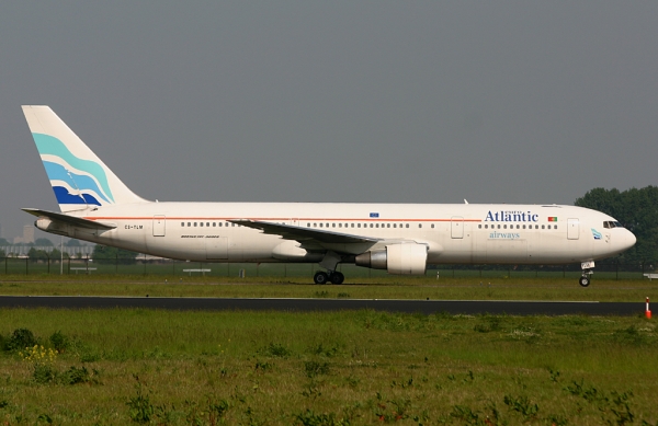 CS-TLM B767-33A/ER  Euro Atlantic Airways
Euro Atlantic Airways B767-33A/ER is just leaving the Polderbaan 18R via V2
Keywords: BOEING 767 - AMSTERDAM