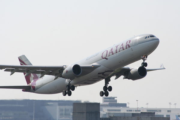 A7-AED
Date 25-04-11
Qatari 942 to Doha departing runway 07R
