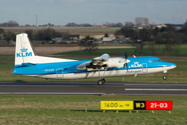 PH-KXH-11
Freshly painted into the new KLM colours with a nice spring sun.
