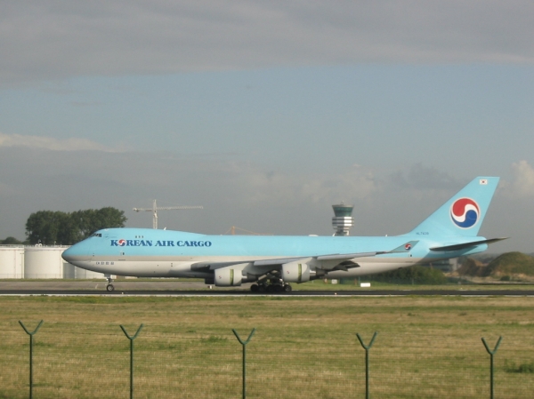 Korean 747F
Due to works at Whiskey al the heavies had to land on 25L, also this Korean.
Keywords: Korean 747F