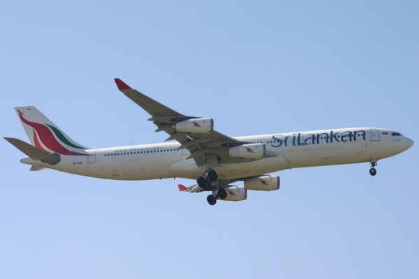 4R-ADE
Keywords: A340 SriLankan LFPG