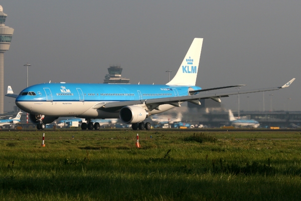 KLM-A332
24 take-off / 11-10-2005
