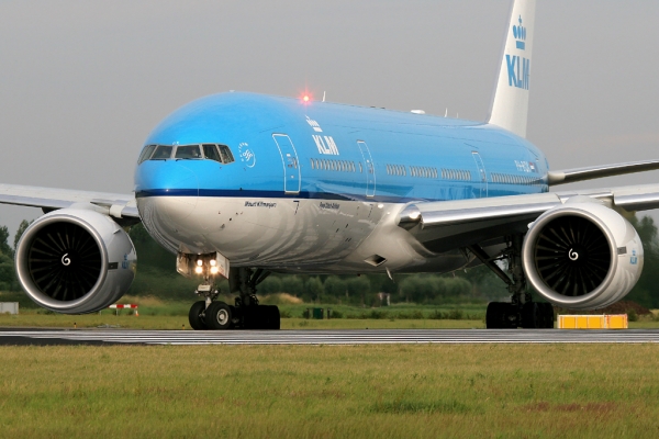 KLM-772
