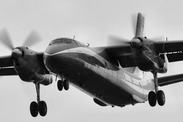 LY-APN
A little bit closer with 500mm in typical belgian weather... so black and white to hide the grey sky
Keywords: OST EBOS Oostende Ostend Ostende LY-APN AN-26B Aviavilsa