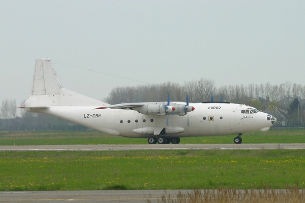LZ-CBE
Keywords: LZ-CBE AN12B Heli Air Services OST EBOS Oostende Ostend Ostende