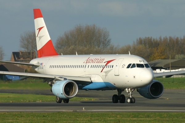 OE-LDA
Ready to backtrack Rwy26
Keywords: OE-LDA A319-112 Austrian Airlines OST EBOS Oostende Ostend Ostende
