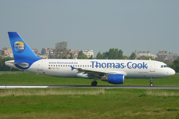 OO-TCJ
Heading towards the loop for departure to Lourdes, let us hope for some miracles.

Keywords: OO-TCJ OST EBOS Oostende Ostend Ostende Thomas Cook A320