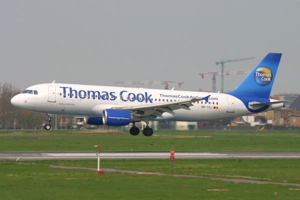 OO-TCJ
Weekly flight from Tenerife ( Canon 300D + Sigma 50-500 )
Keywords: OO-TCJ A320-214 OST EBOS Oostende Ostend Ostende Thomas Cook