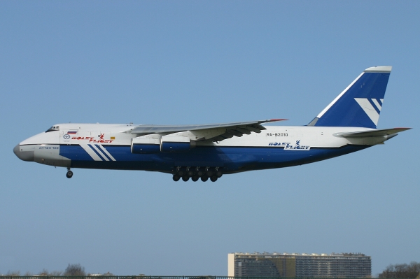 RA-82010
" New AN124 " for me... On short finals for Rwy26 after a ferry flight from Hahn!
Keywords: RA-82010 OST EBOS Oostende Ostend Ostende AN124-100 Ruslan Polet Cargo Airlines