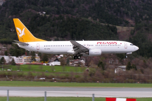 TC-APU
Pegasus B737 TC-APU landing on RWY08
Keywords: TC-APU Innsbruck