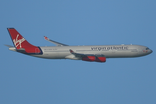 VIR IN FLIGHT?
VIR after right bank...Canon 20D EF500mm F4 IS USM + 1.4 ext. handheld
Keywords: Airbus A340 Ostend