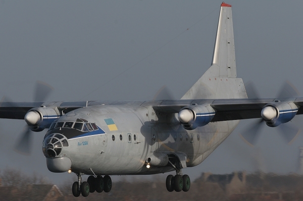 LVOV FINALS
Canon 20D with EF 500mm F4 IS USM 
Shutterspeed 1/200
Keywords: Antonov AN-12 Ostend EBOS