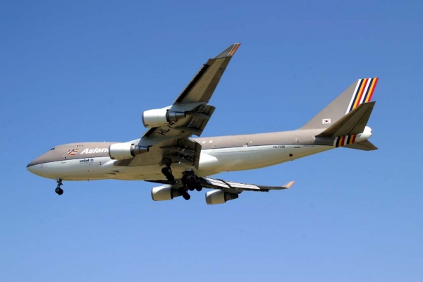 Asiana 747F
