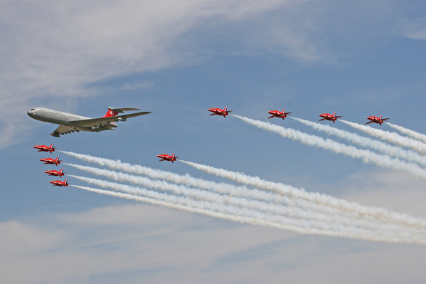 Red Arrows + VC-10
