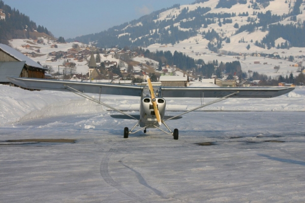 Saanen, Switserland
Parked in front of a beautiful landscape, this aircraft is built in 1946...
