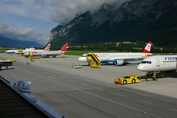 Innsbruck
Nice line-up every sundaymorning, next to the Finnair on the right, were also 2 Austrians...
