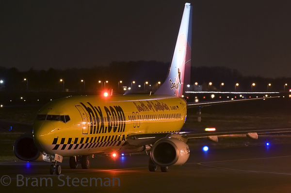 D-AHFX
Nice charter flight this evening! I was happy to see that she is still flying in this colours!
Keywords: D-AHFX MST Boeing 737
