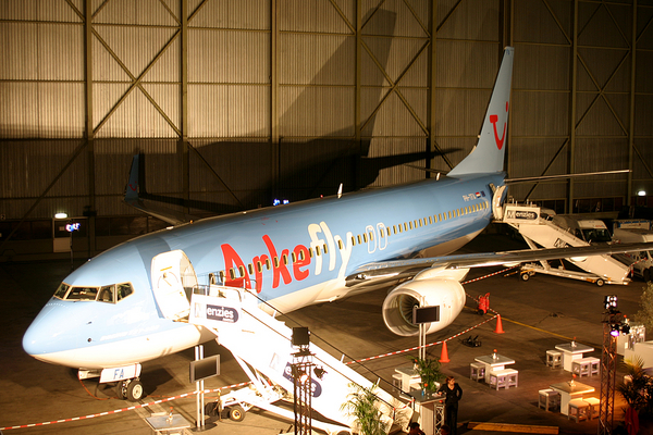 AMS 15/11/07: May I present you: PH-TFA, first 737-800 for ArkeFly !
