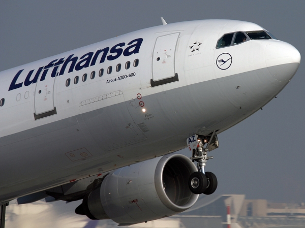 Lufthansa D-AIAZ
