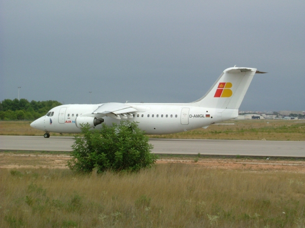 D-AMGL Air Nostrum 2
going to rwy 12 for take-off
