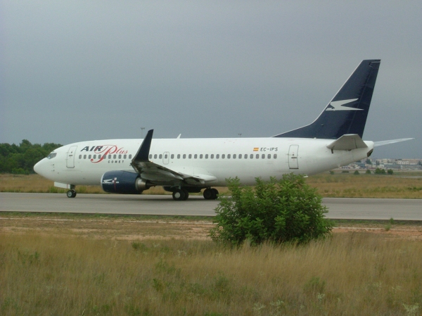 EC-IPS Air Plus Comet 2
going to rwy 12 for take-off
